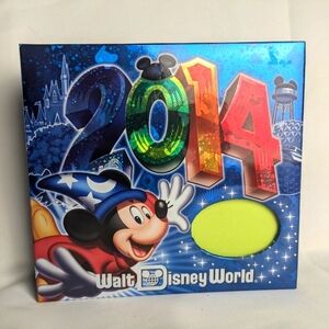 DISNEY 2014 Picture Album Never Been Used From Disney Theme Park